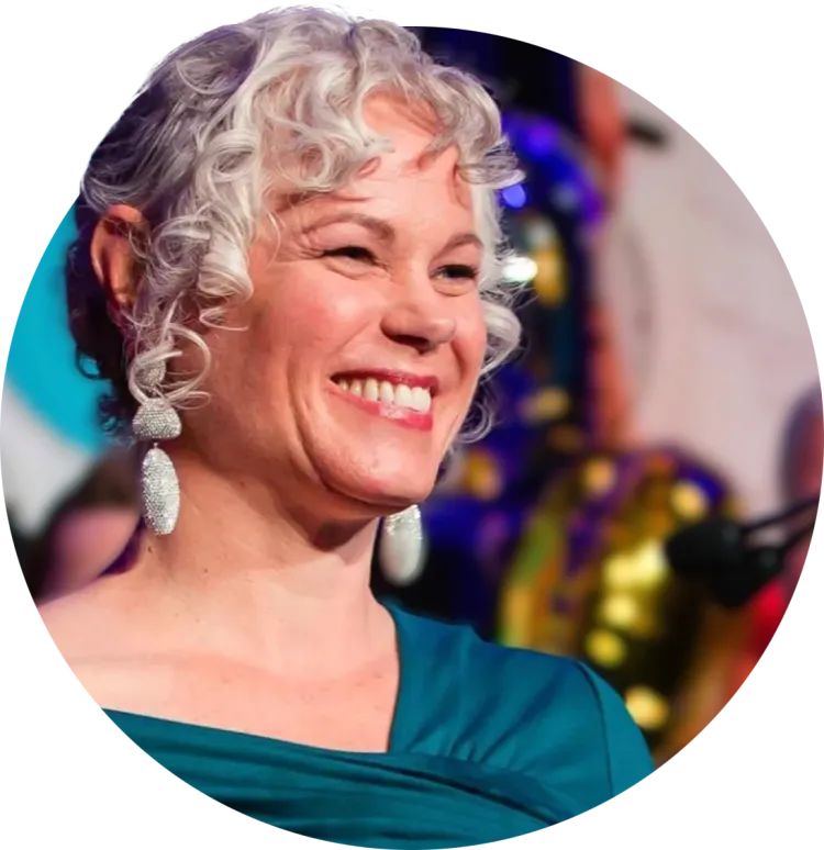 Jen Bramson accepts award